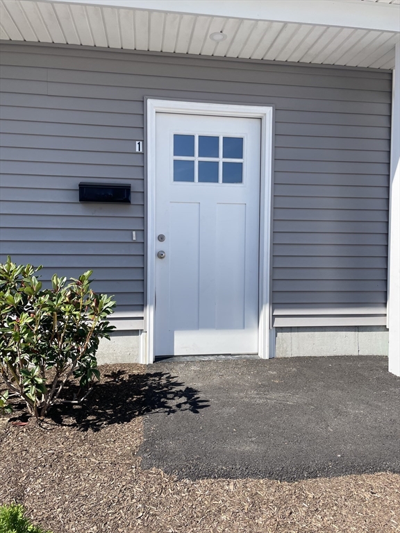 3 bed, 2 bath apartment for rent at 160 Franklin St Unit 2, Fall River — photo 3 of 29