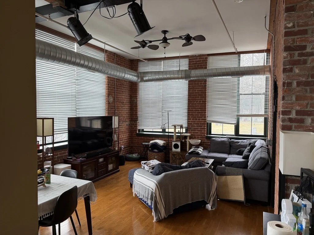 2 bed, 2 bath apartment for rent at 160 Fremont St Unit 209, Worcester — photo 4 of 12
