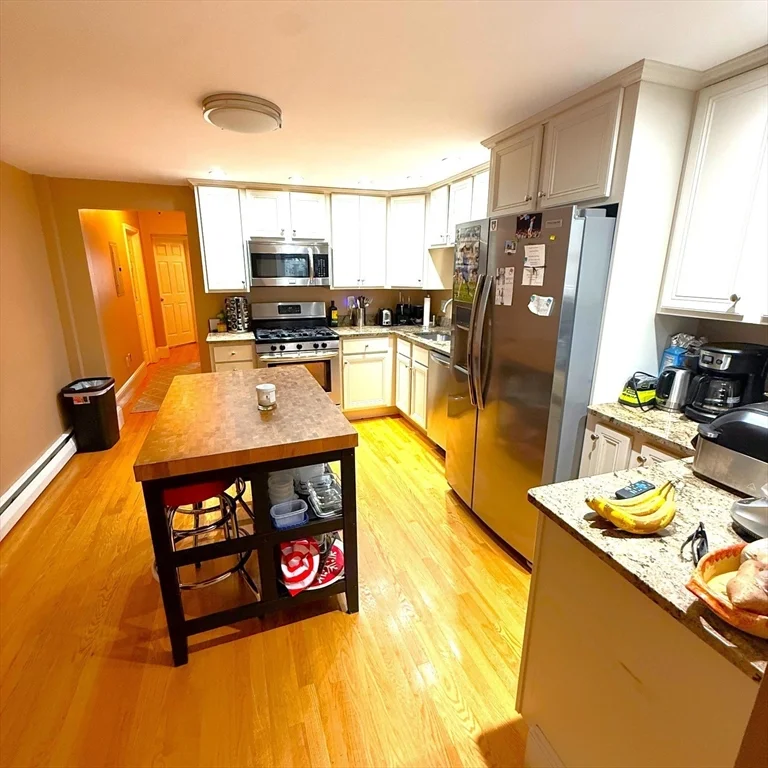 3 bed, 1 bath apartment for rent at 160 L St Unit 1, South Boston — photo 2 of 14