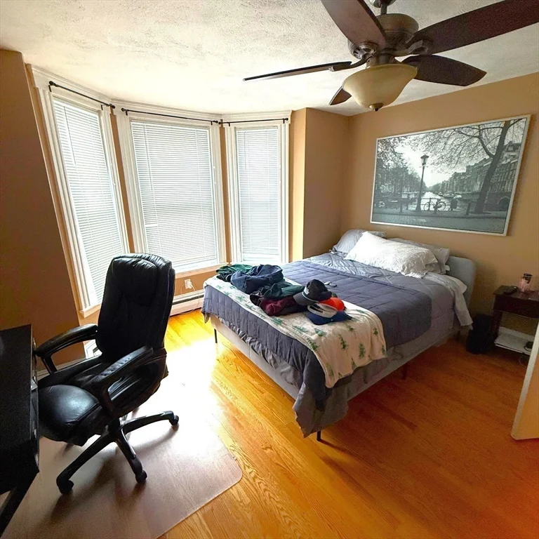 3 bed, 1 bath apartment for rent at 160 L St Unit 1, South Boston — photo 10 of 14