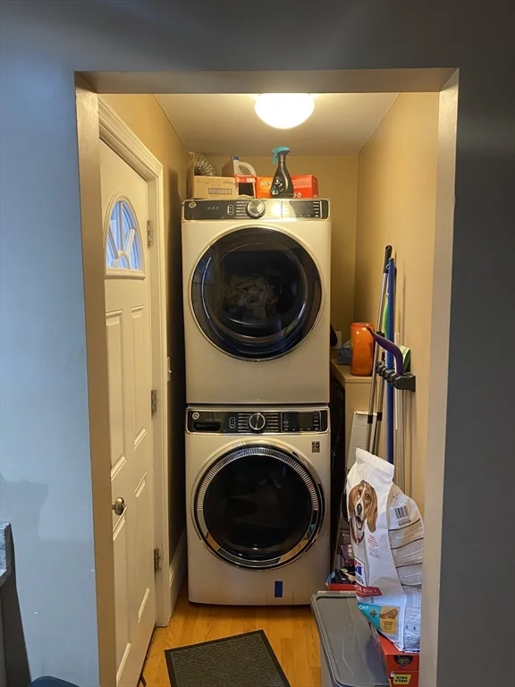 3 bed, 1 bath apartment for rent at 160 L St Unit 1, South Boston — photo 3 of 14