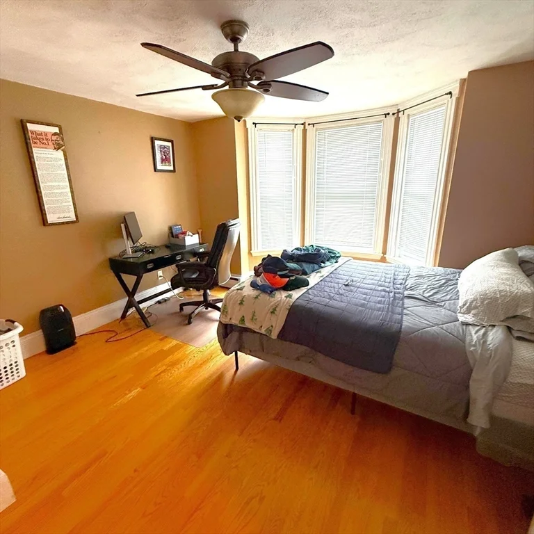 3 bed, 1 bath apartment for rent at 160 L St Unit 1, South Boston — photo 8 of 14