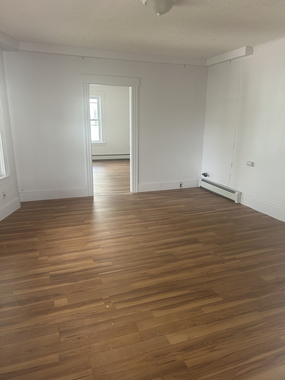 4 bed, 1 bath apartment for rent at 160 Madison St Unit 2, Fitchburg — photo 3 of 7
