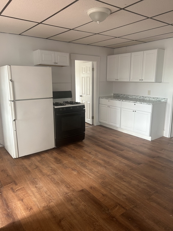 4 bed, 1 bath apartment for rent at 160 Madison St Unit 3, Fitchburg — photo 6 of 8