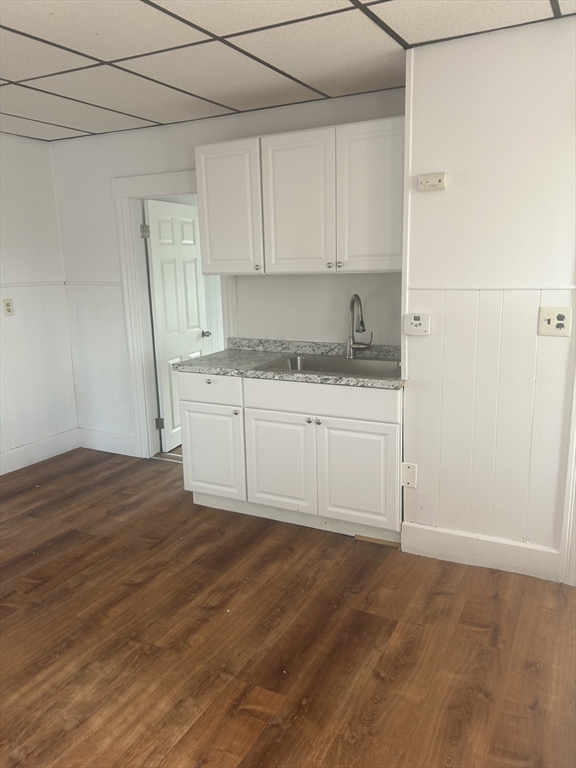 4 bed, 1 bath apartment for rent at 160 Madison St Unit 3, Fitchburg — photo 5 of 8