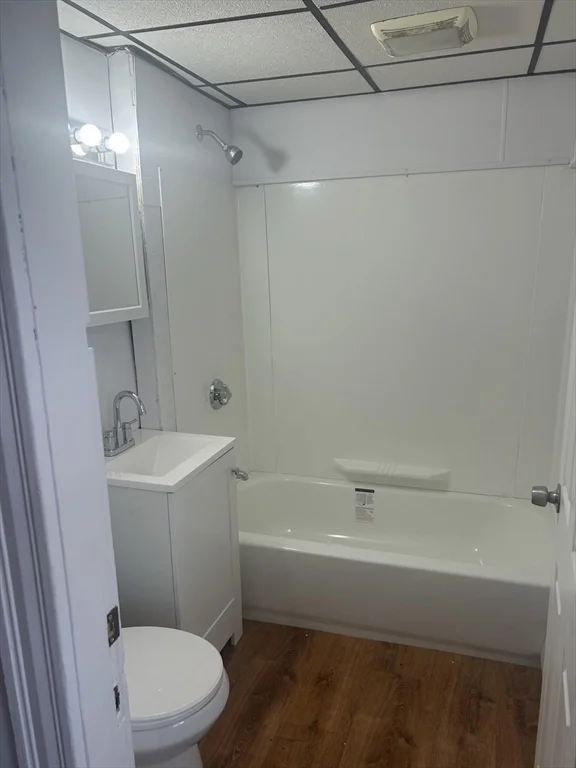4 bed, 1 bath apartment for rent at 160 Madison Unit 1, Fitchburg — photo 3 of 4