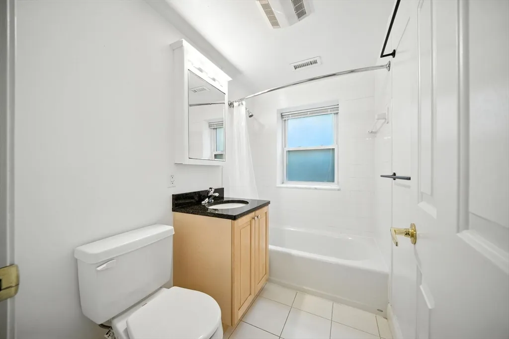 3 bed, 2 bath apartment for rent at 160 Newton St Unit 2, Brighton — photo 8 of 12