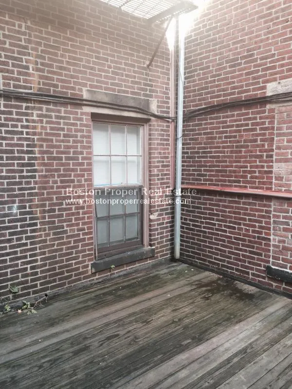 1 bed, 1 bath apartment for rent at 160 Saint Botolph St Unit 3, Back Bay — photo 3 of 10
