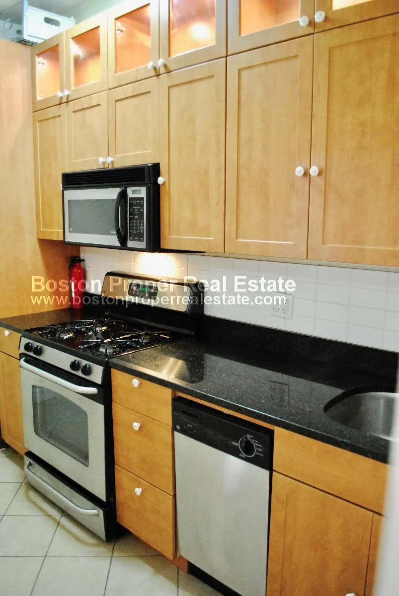 1 bed, 1 bath apartment for rent at 160 Saint Botolph St Unit 4, Back Bay — photo 3 of 9