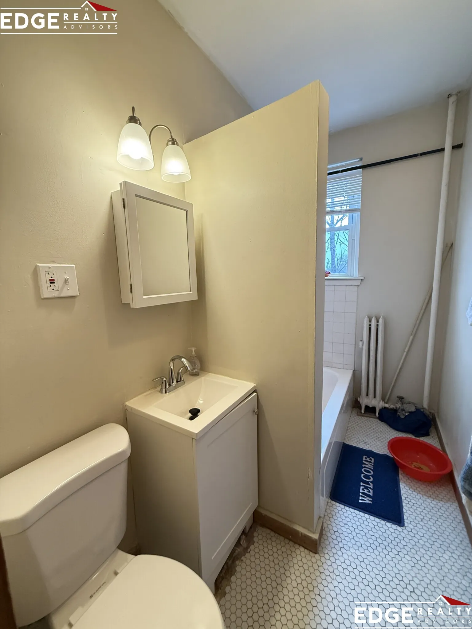 1 bed, 1 bath apartment for rent at 160 Strathmore Rd Unit 17, Brighton — photo 4 of 5