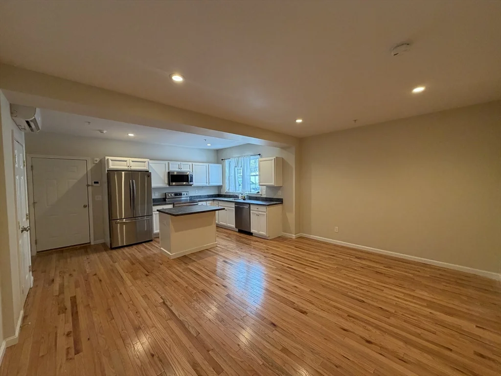 2 bed, 1 bath apartment for rent at 160 Summer St Unit 3, Haverhill — photo 7 of 17