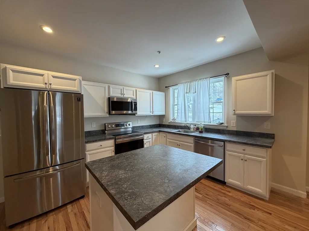 2 bed, 1 bath apartment for rent at 160 Summer St Unit 3, Haverhill