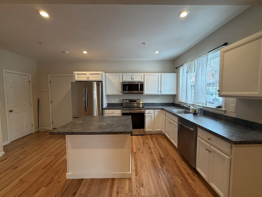 2 bed, 1 bath apartment for rent at 160 Summer St Unit 3, Haverhill — photo 2 of 17