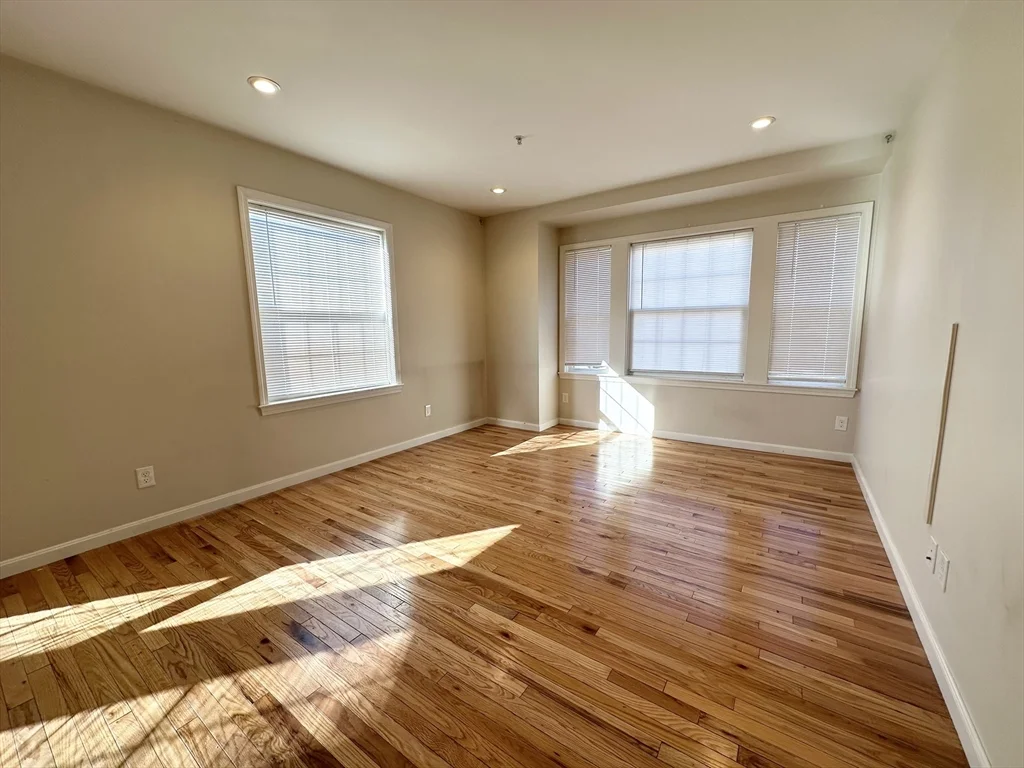 1 bed, 1 bath apartment for rent at 160 Summer St Unit 5, Zip 01830 — photo 5 of 9