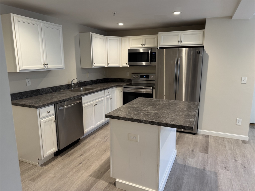 2 bed, 1 bath apartment for rent at 160 Summer St Unit 6, Zip 01830 — photo 5 of 15