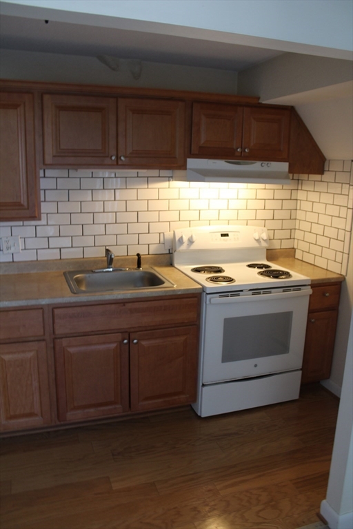 1 bed, 1 bath apartment for rent at 160 Turner Rd Unit 2, Scituate — photo 5 of 10