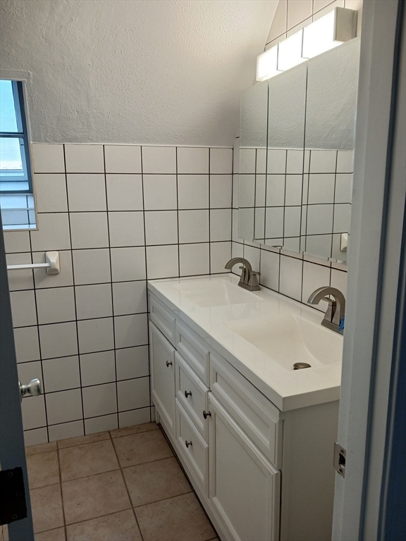 2 bed, 1 bath apartment for rent at 160 Turner Rd Unit 6, Scituate — photo 6 of 10