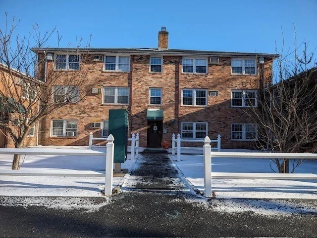 2 bed, 1 bath apartment for rent at 160 Tyngsboro Rd Unit 19, Chelmsford — photo 1 of 19
