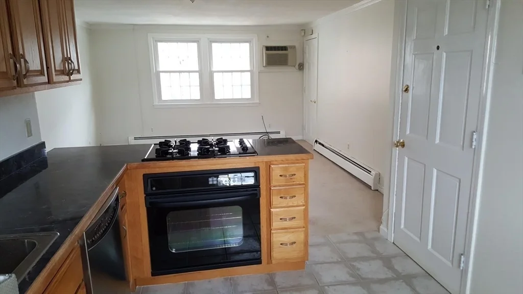 2 bed, 1 bath apartment for rent at 160 Tyngsboro Rd Unit 19, Chelmsford — photo 8 of 19