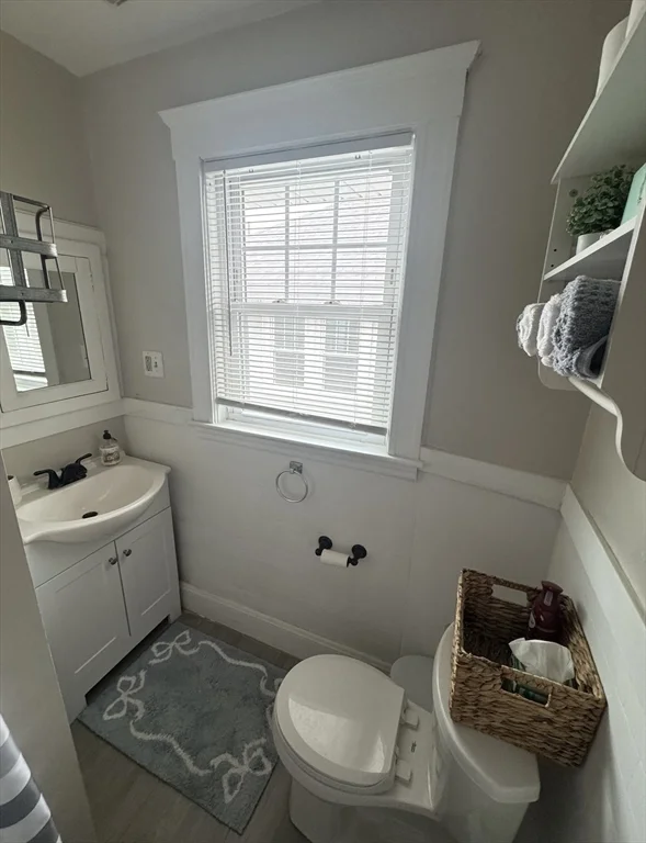 2 bed, 1 bath apartment for rent at 160 Vassal Unit 2, Quincy — photo 5 of 11
