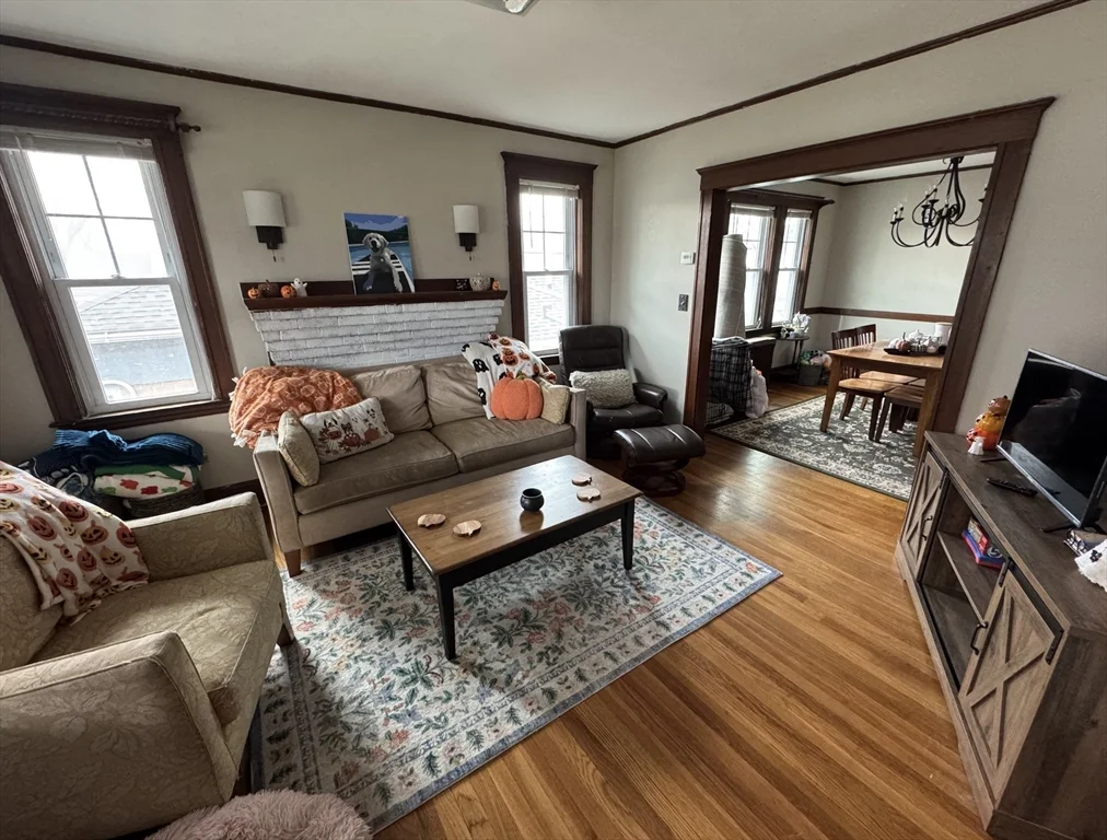 2 bed, 1 bath apartment for rent at 160 Vassal Unit 2, Quincy — photo 1 of 11