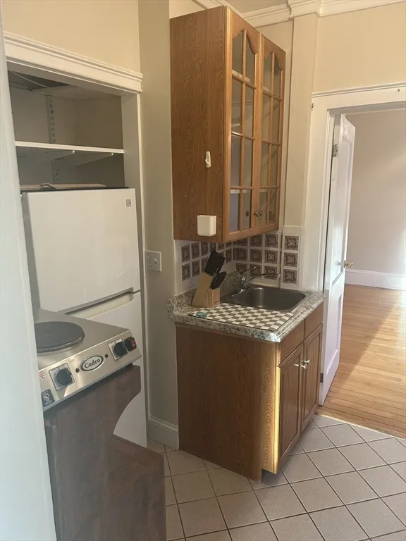 1 bed, 1 bath apartment for rent at 160 Washington St Unit 3, Brighton — photo 5 of 11