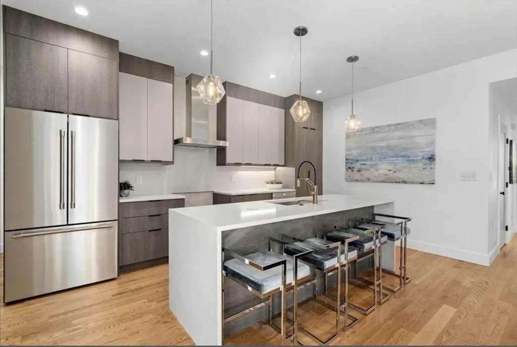 2 bed, 2 bath apartment for rent at 160 West Seventh St Unit 4, South Boston — photo 6 of 17