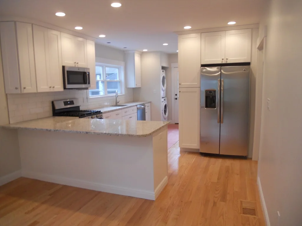 3 bed, 2 bath apartment for rent at 160 Weston St Unit 1, Waltham — photo 2 of 17