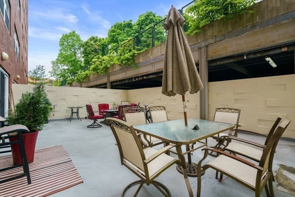 1 bed, 1 bath apartment for rent at 1600 Beacon St Unit 205, Brookline — photo 9 of 10