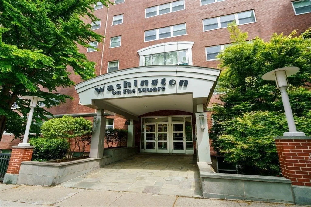 1 bed, 1 bath apartment for rent at 1600 Beacon St Unit 205, Brookline — photo 1 of 10