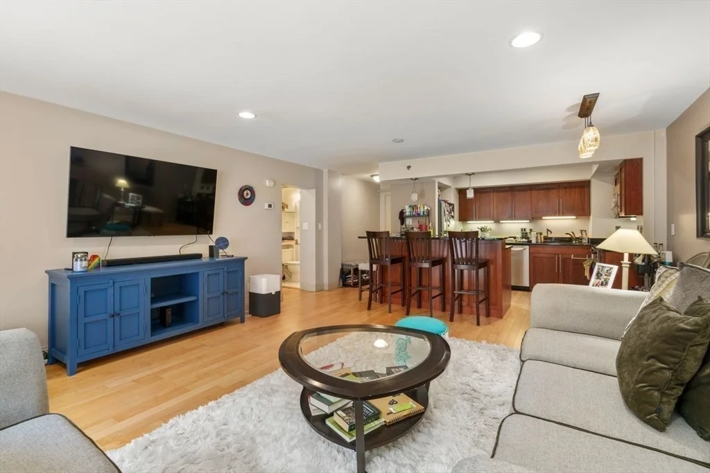 1 bed, 1 bath apartment for rent at 1600 Beacon St Unit 205, Brookline — photo 3 of 10