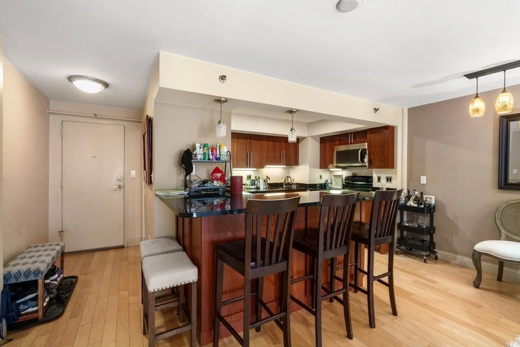 1 bed, 1 bath apartment for rent at 1600 Beacon St Unit 205, Brookline — photo 6 of 10
