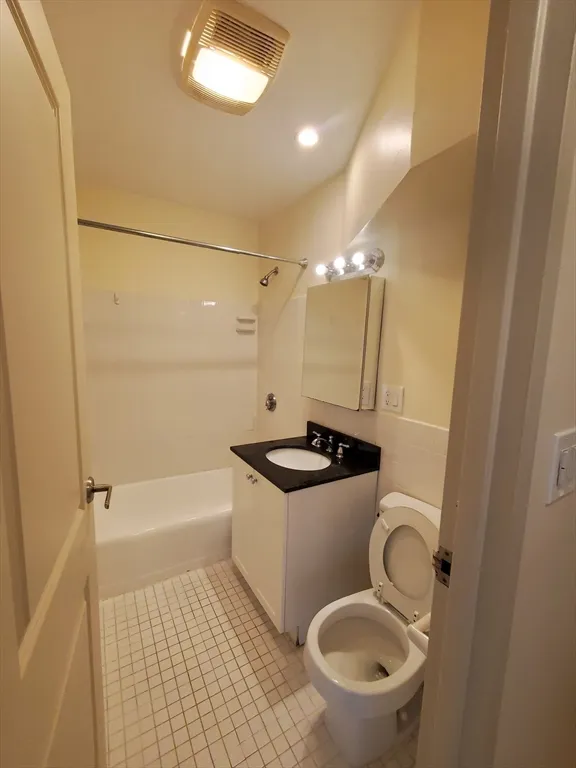 2 bed, 2 bath apartment for rent at 1600 Beacon St Unit 806, Corey Hill — photo 5 of 9