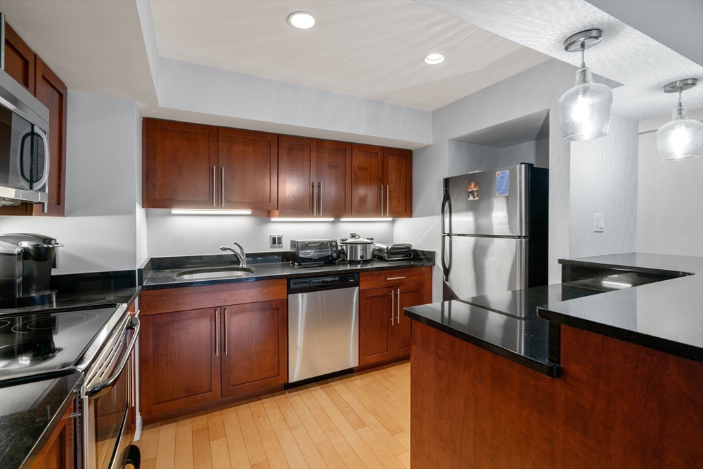 1 bed, 1 bath apartment for rent at 1600 Beacon St Unit 807, Brookline — photo 7 of 14
