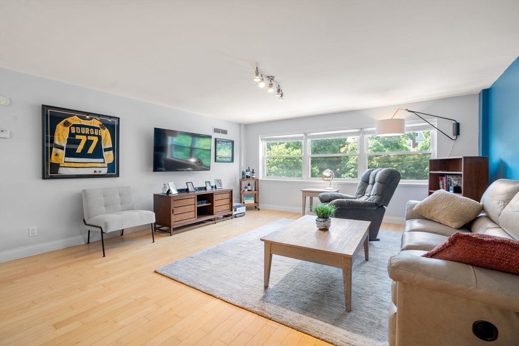 1 bed, 1 bath apartment for rent at 1600 Beacon St Unit 807, Brookline — photo 5 of 14