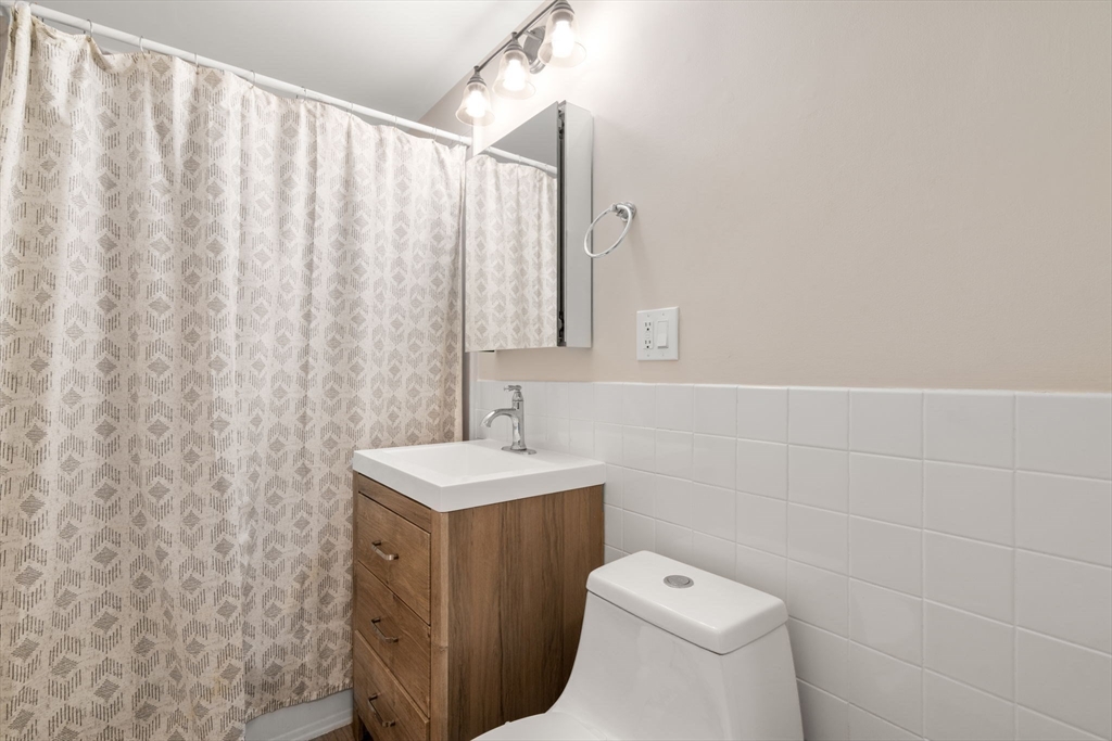1 bed, 1 bath apartment for rent at 1600 Beacon St Unit 807, Brookline — photo 8 of 14