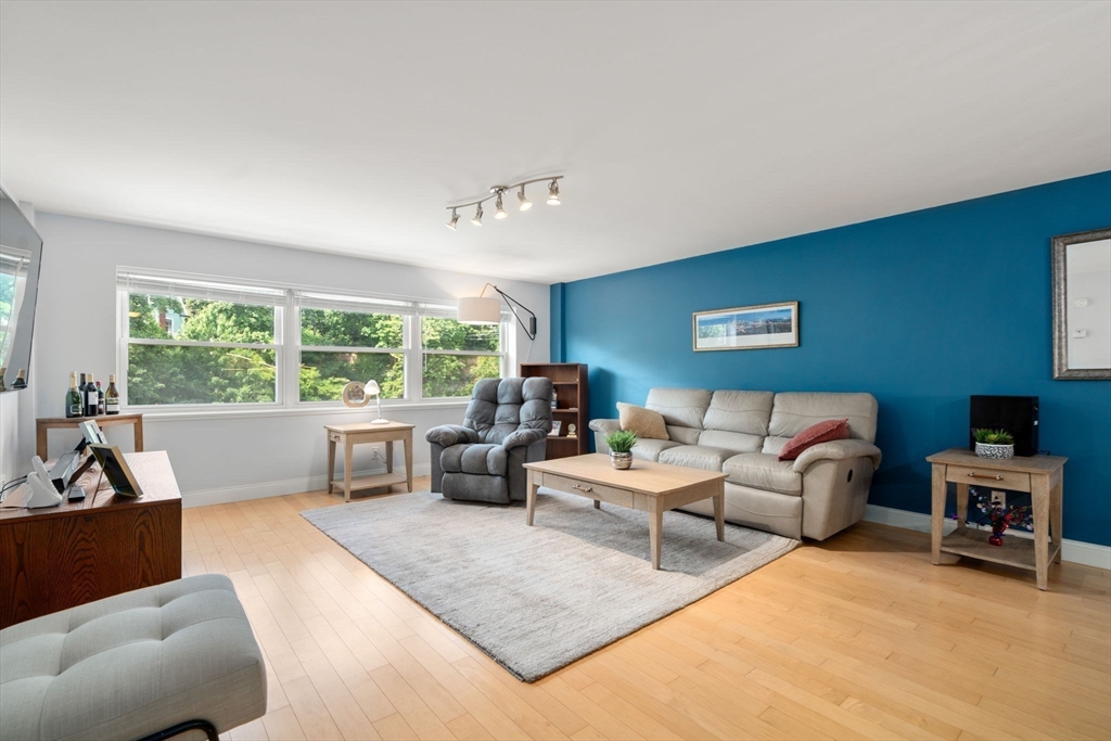 1 bed, 1 bath apartment for rent at 1600 Beacon St Unit 807, Brookline — photo 4 of 14