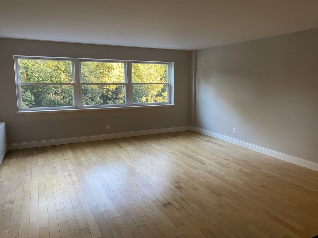 2 bed, 2 bath apartment for rent at 1600 Beacon Unit 611, Coolidge Corner — photo 4 of 12