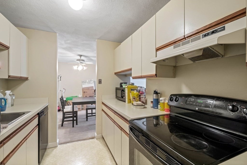 2 bed, 2 bath apartment for rent at 1600 Massachusetts Ave Unit 405, Neighborhood Nine — photo 8 of 15