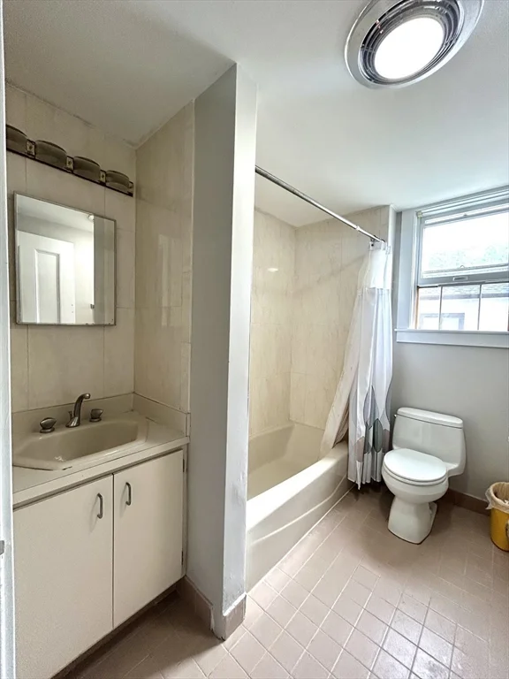 4 bed, 2 bath apartment for rent at 1601 Centre St Unit -, Newton — photo 20 of 23