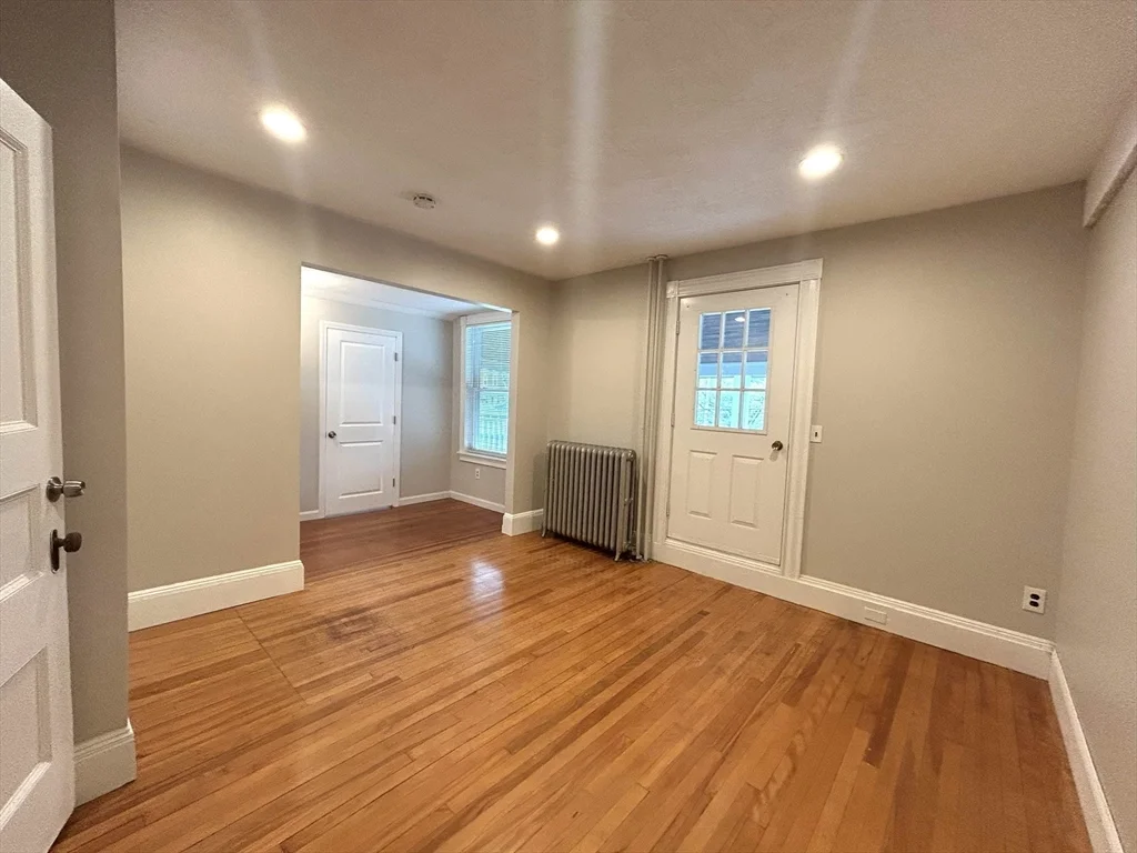 4 bed, 2 bath apartment for rent at 1601 Centre St Unit -, Newton — photo 12 of 23