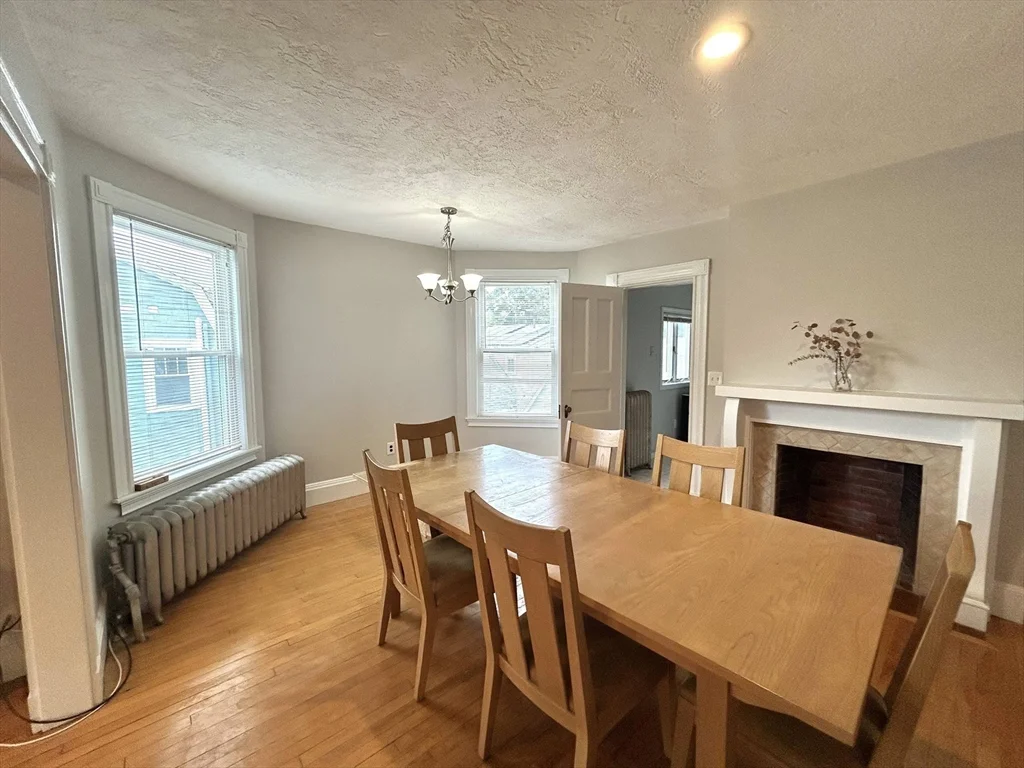 4 bed, 2 bath apartment for rent at 1601 Centre St Unit -, Newton — photo 8 of 23