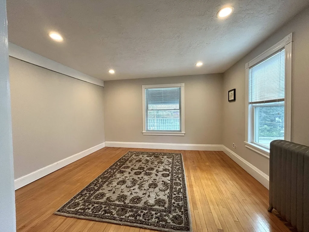4 bed, 2 bath apartment for rent at 1601 Centre St Unit -, Newton — photo 10 of 23