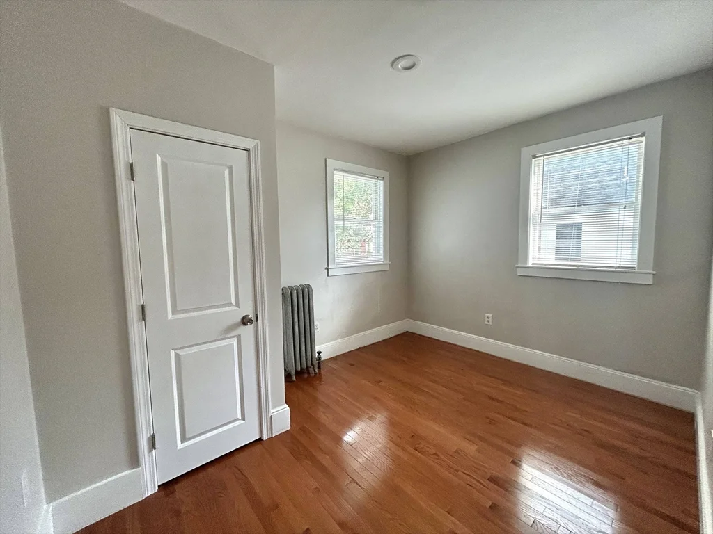 4 bed, 2 bath apartment for rent at 1601 Centre St Unit -, Newton — photo 14 of 23