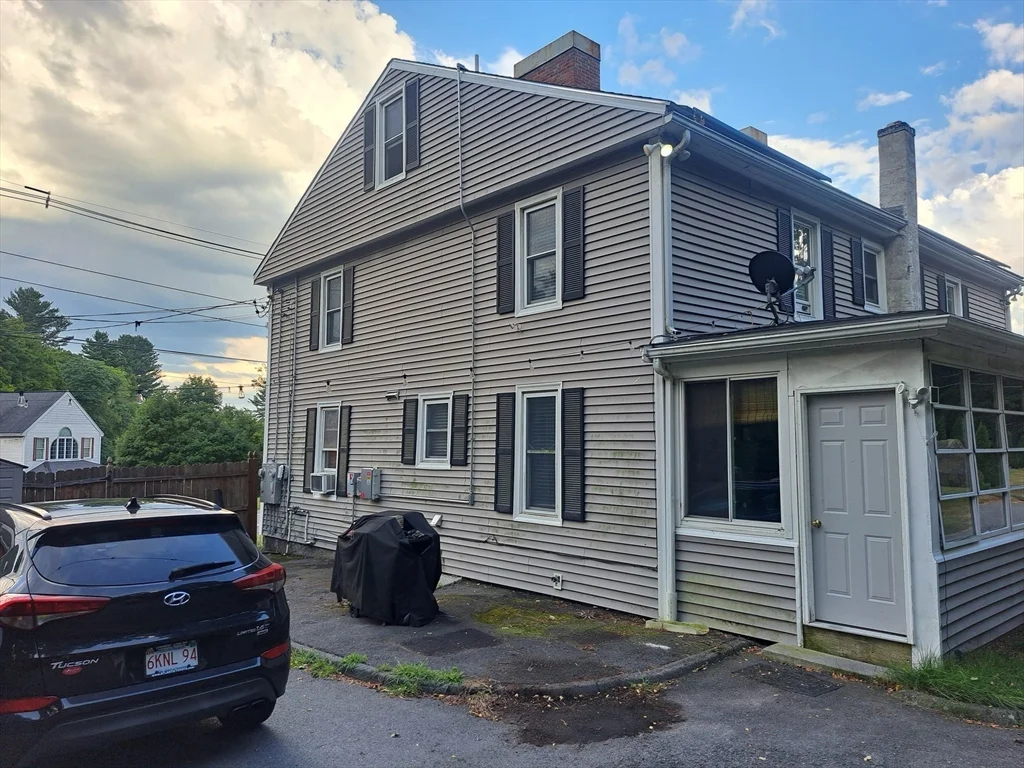 2 bed, 1 bath apartment for rent at 1602 Mammoth Rd Unit 2, Dracut — photo 2 of 16