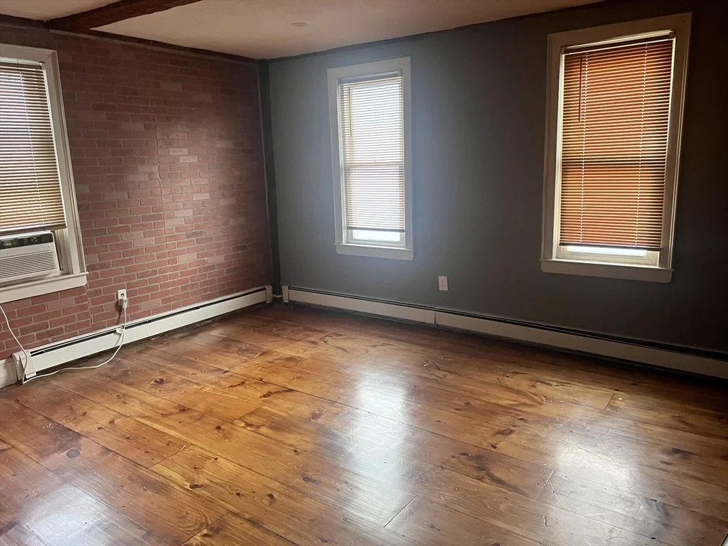 2 bed, 1 bath apartment for rent at 1602 Mammoth Rd Unit 2, Dracut — photo 10 of 16