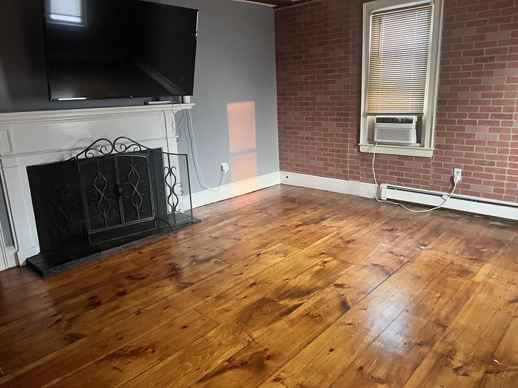 2 bed, 1 bath apartment for rent at 1602 Mammoth Rd Unit 2, Dracut — photo 9 of 16