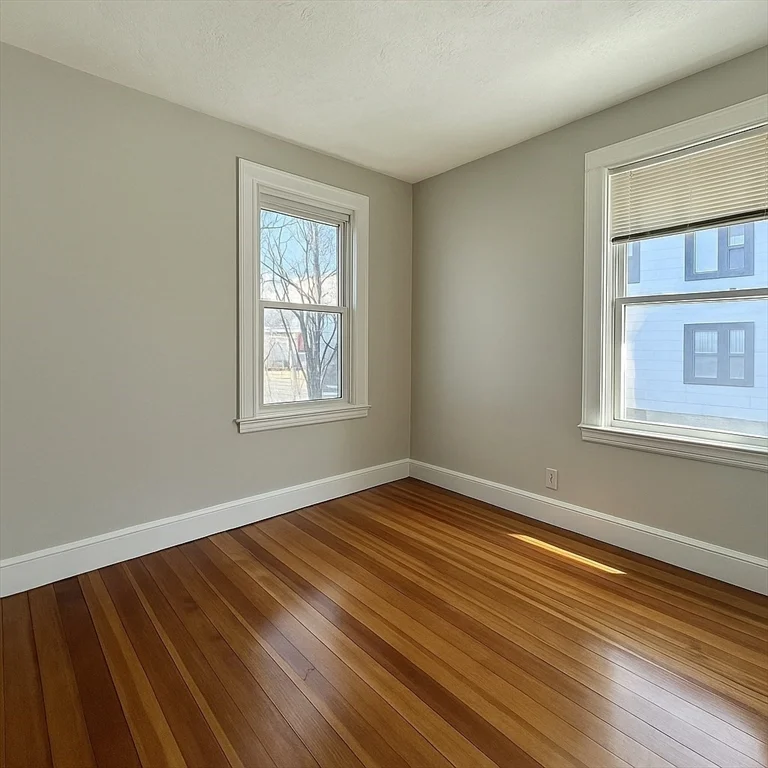 3 bed, 1 bath apartment for rent at 1603 Centre St Unit -, Newton — photo 4 of 8