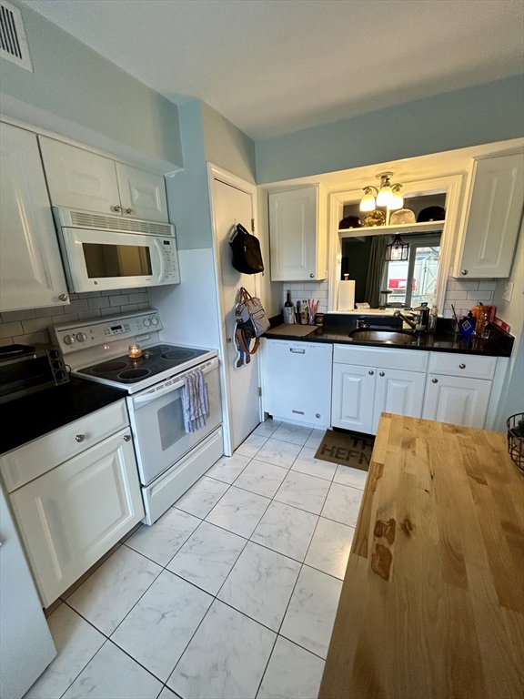 2 bed, 1 bath apartment for rent at 1603 Windsor Dr Unit 1603, Framingham — photo 5 of 13