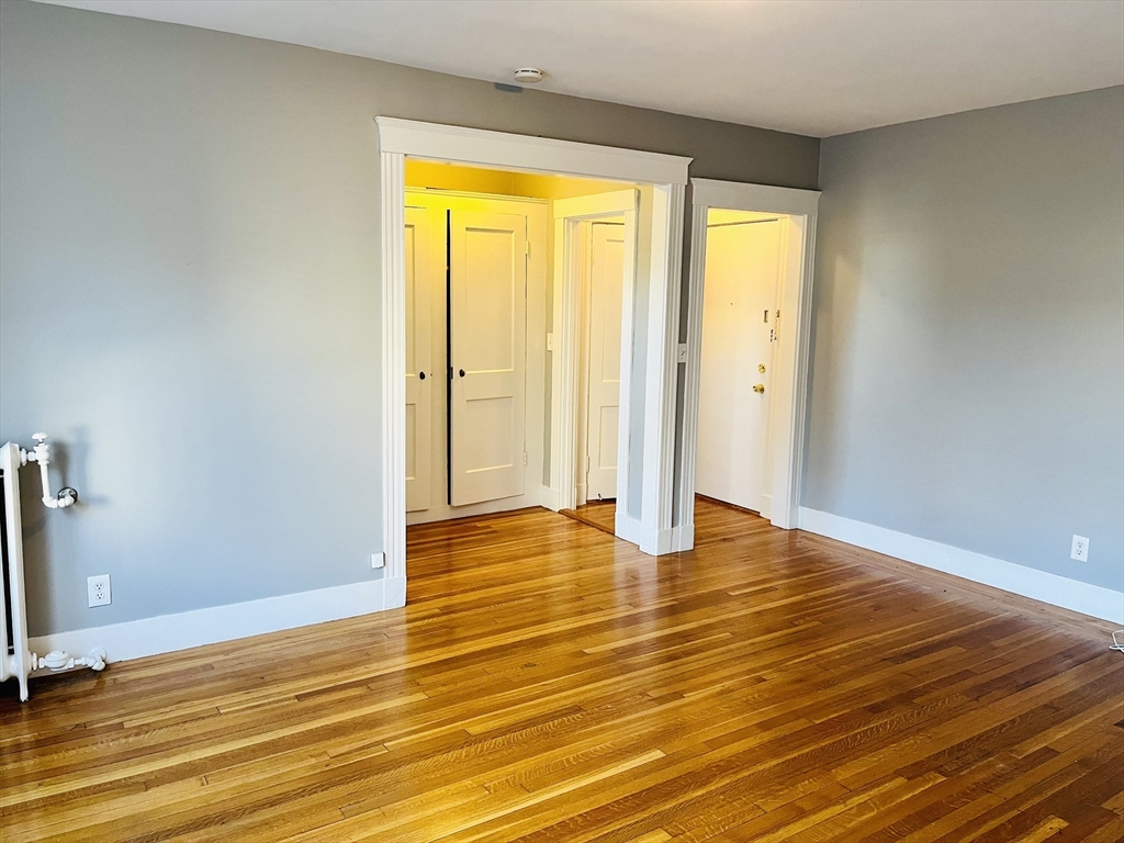 Studio bed, 1 bath apartment for rent at 1607 Commonwealth Ave Unit 12, Brighton — photo 2 of 11